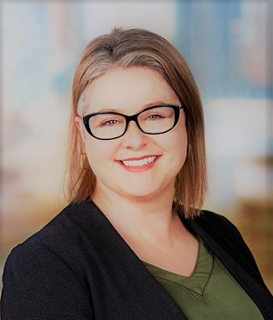 headshot of Ronelle Hutchinson