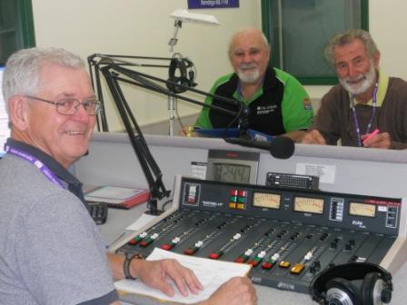 Bendigo Pic Radio volunteers in Bendigo in the studio